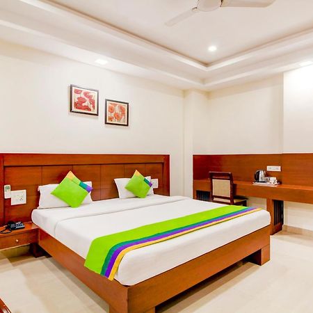 Treebo Trend Hotel Jp Plaza Nampally 하이데라바드 외부 사진