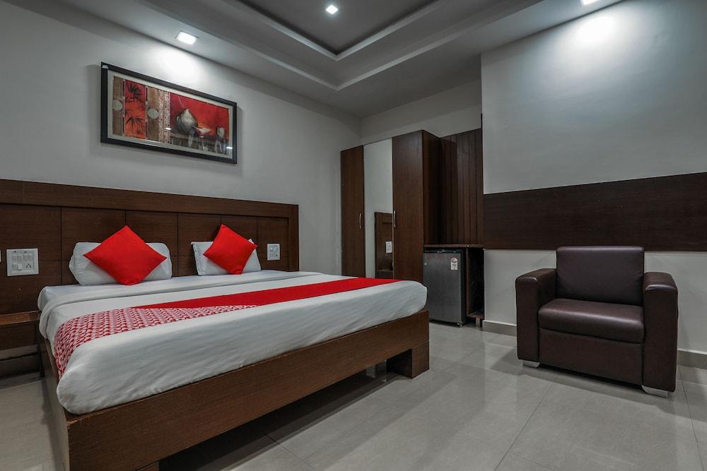 Treebo Trend Hotel Jp Plaza Nampally 하이데라바드 외부 사진