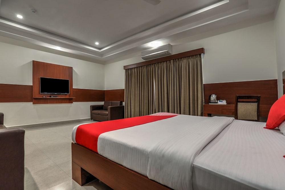 Treebo Trend Hotel Jp Plaza Nampally 하이데라바드 외부 사진