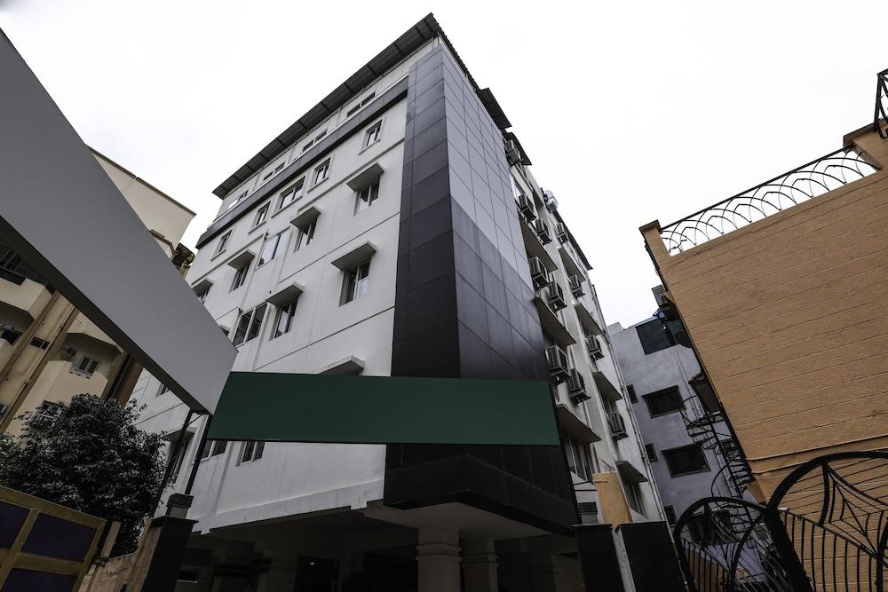Treebo Trend Hotel Jp Plaza Nampally 하이데라바드 외부 사진