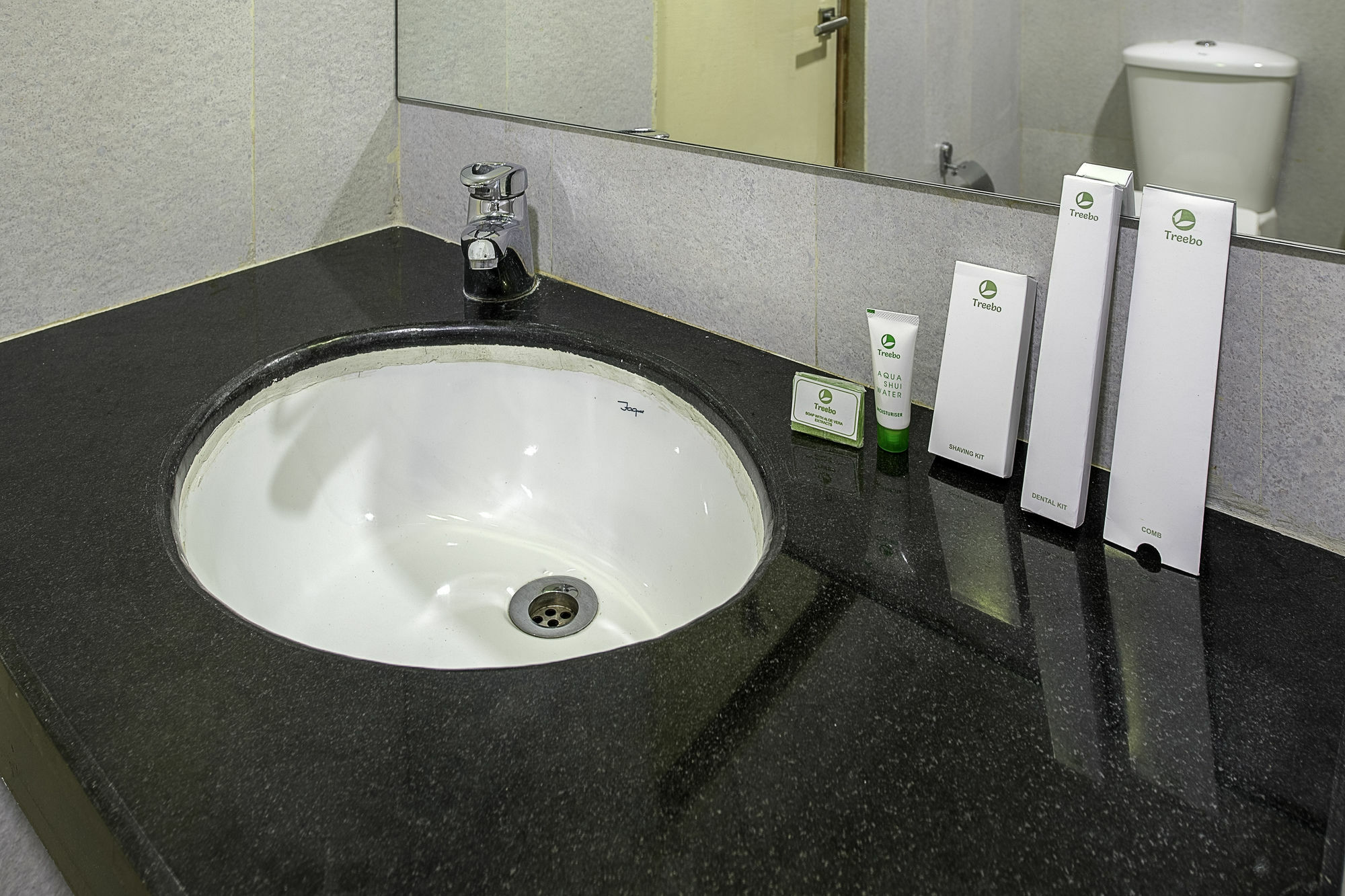 Treebo Trend Hotel Jp Plaza Nampally 하이데라바드 외부 사진