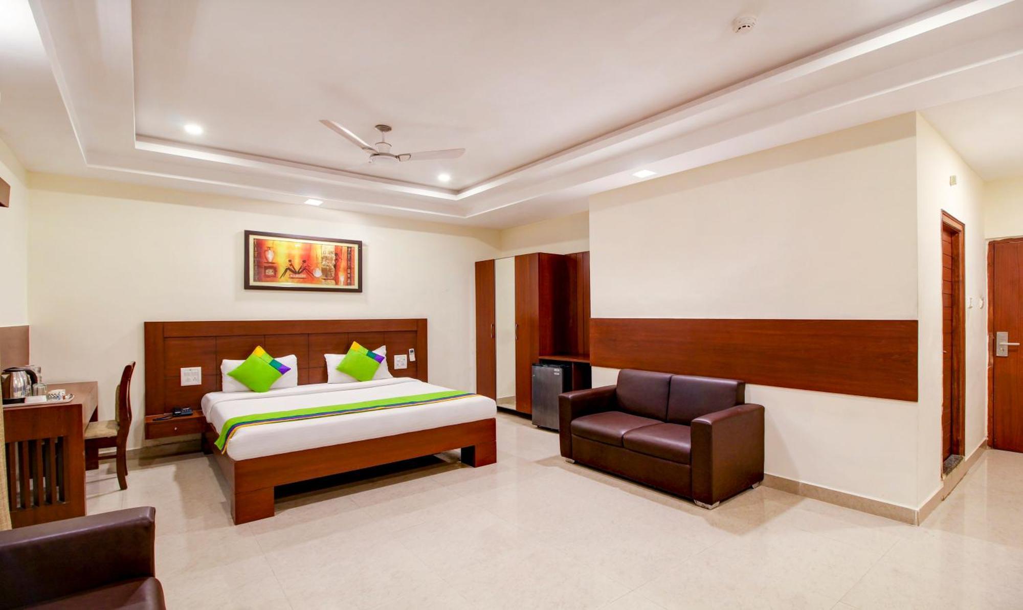 Treebo Trend Hotel Jp Plaza Nampally 하이데라바드 외부 사진