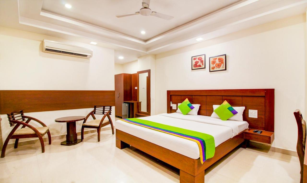 Treebo Trend Hotel Jp Plaza Nampally 하이데라바드 외부 사진