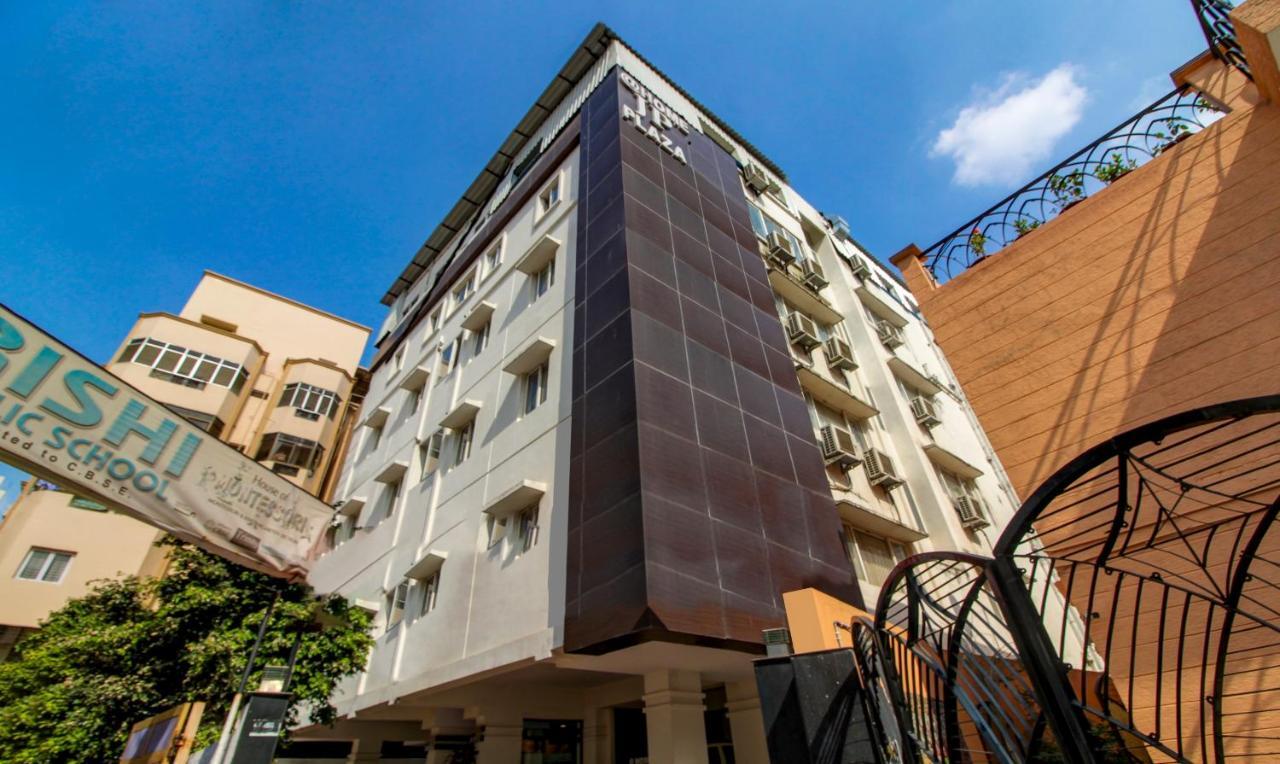 Treebo Trend Hotel Jp Plaza Nampally 하이데라바드 외부 사진
