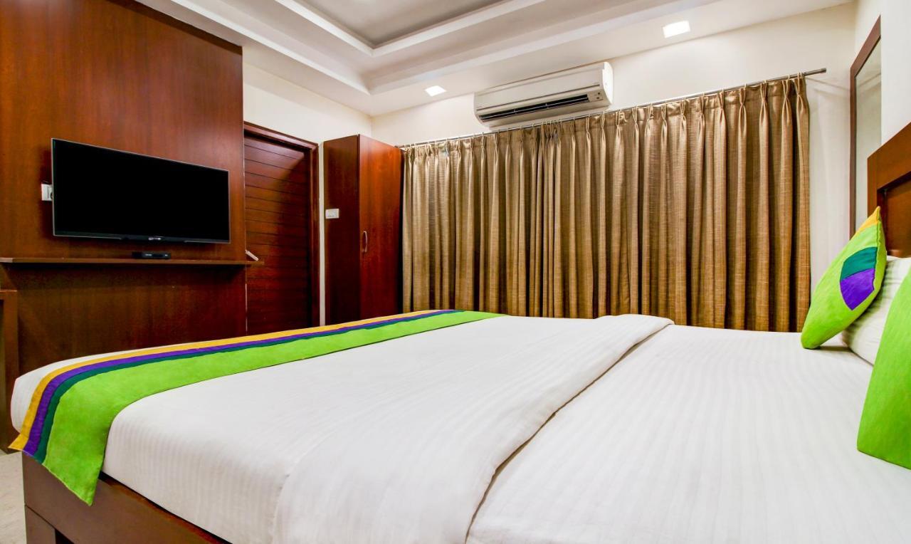 Treebo Trend Hotel Jp Plaza Nampally 하이데라바드 외부 사진